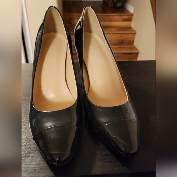 Not Chanel heels - Picture 2 of 3